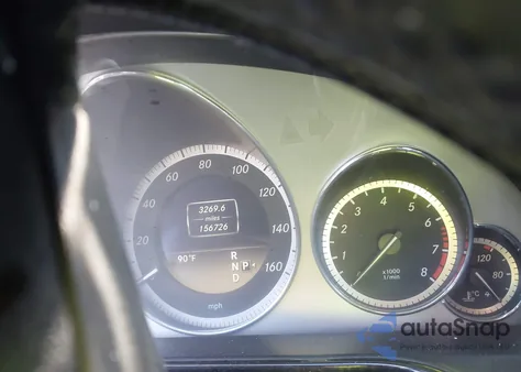 2012 Mercedes-Benz E 350 z USA, uszkodzony, nr VIN WDDHF5KB9CA600663